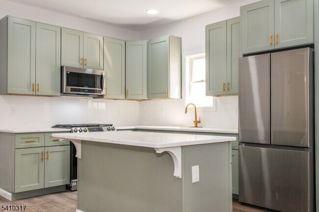 Foto del edificio - 64 Grace St