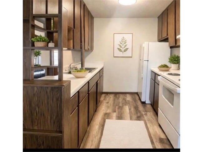 Building Photo - 301 W Bert St