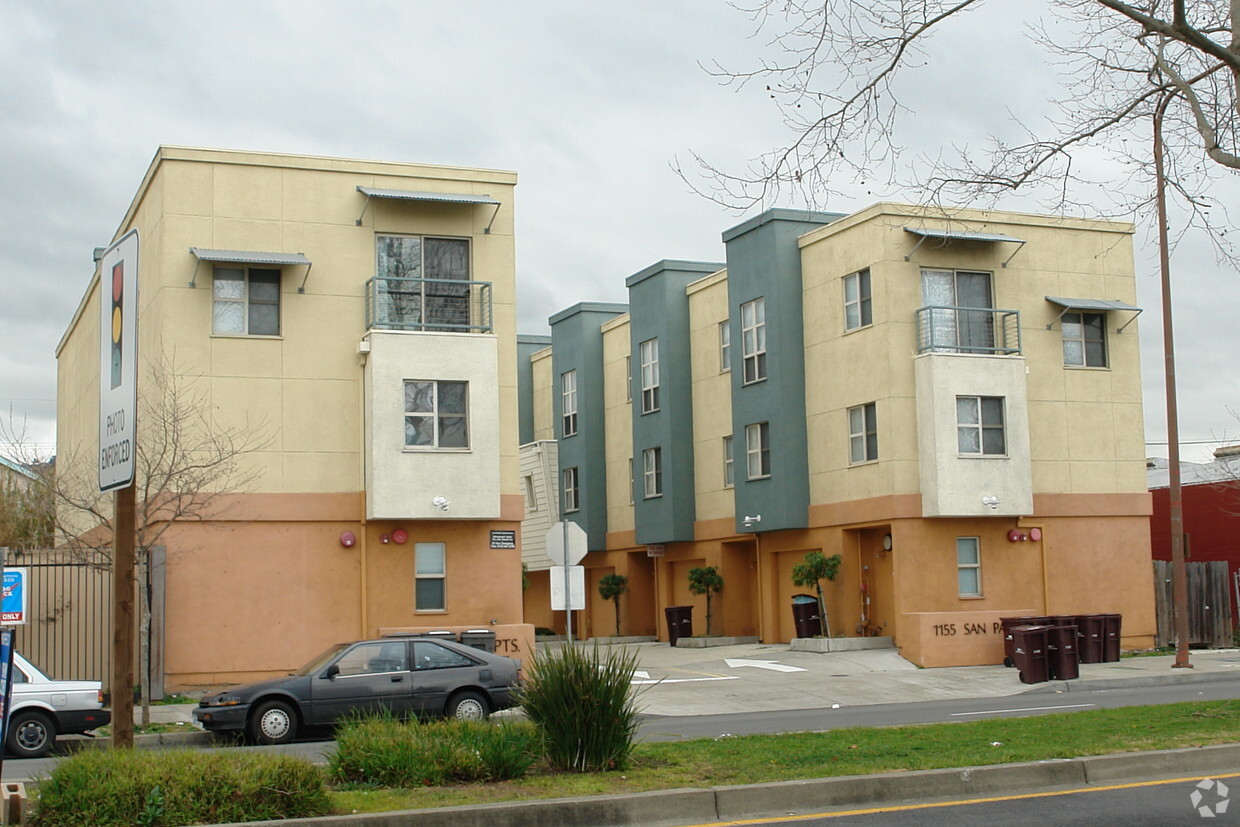 Primary Photo - Creekside Apartments