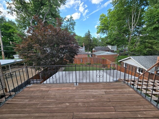 Building Photo - 7729 Brookline Terrace