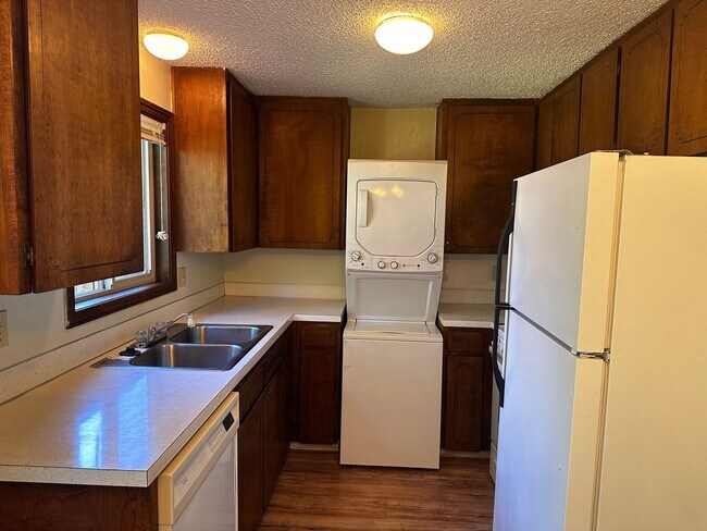 Foto del edificio - 2 Bedroom 1 Bath Townhouse