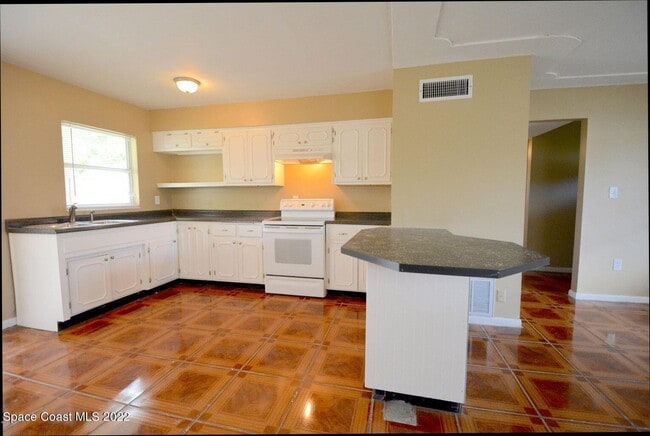 Foto del edificio - 2913 Rosemarie Dr