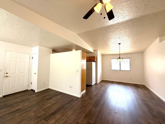Building Photo - Nice home in Cliff Rose