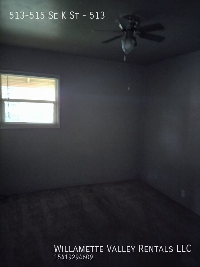 Building Photo - Large one bedroom duplex in Grants Pass