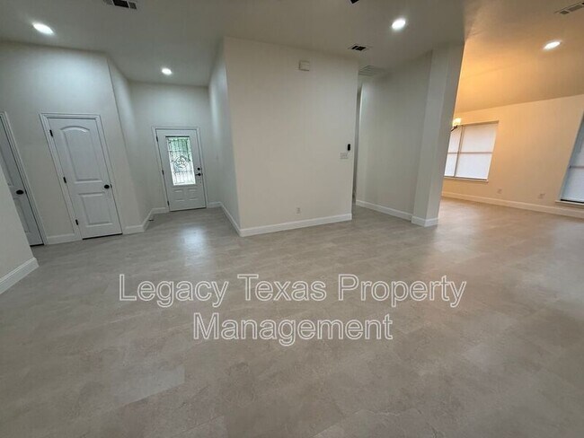 Foto del edificio - 3802 Juniper Ct