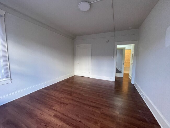 Foto del edificio - 1112 Larkin St