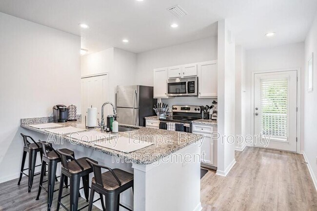 Foto del edificio - 2604 N Highland Ave