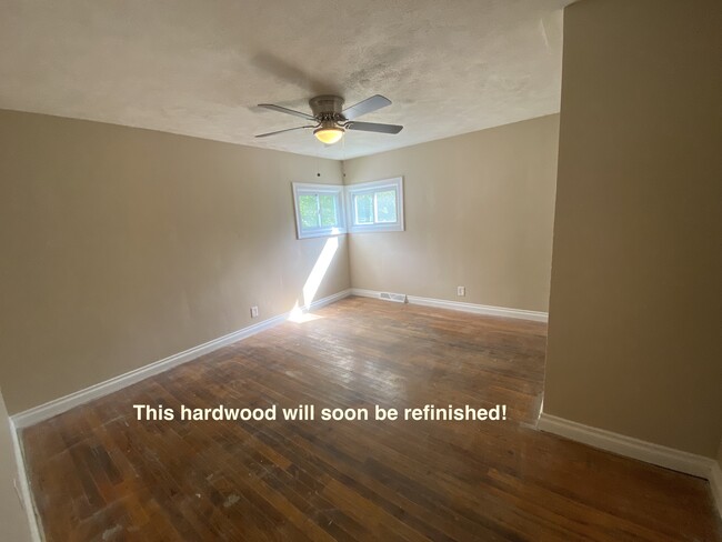 Bedroom #1 - 924 Symonds Plz