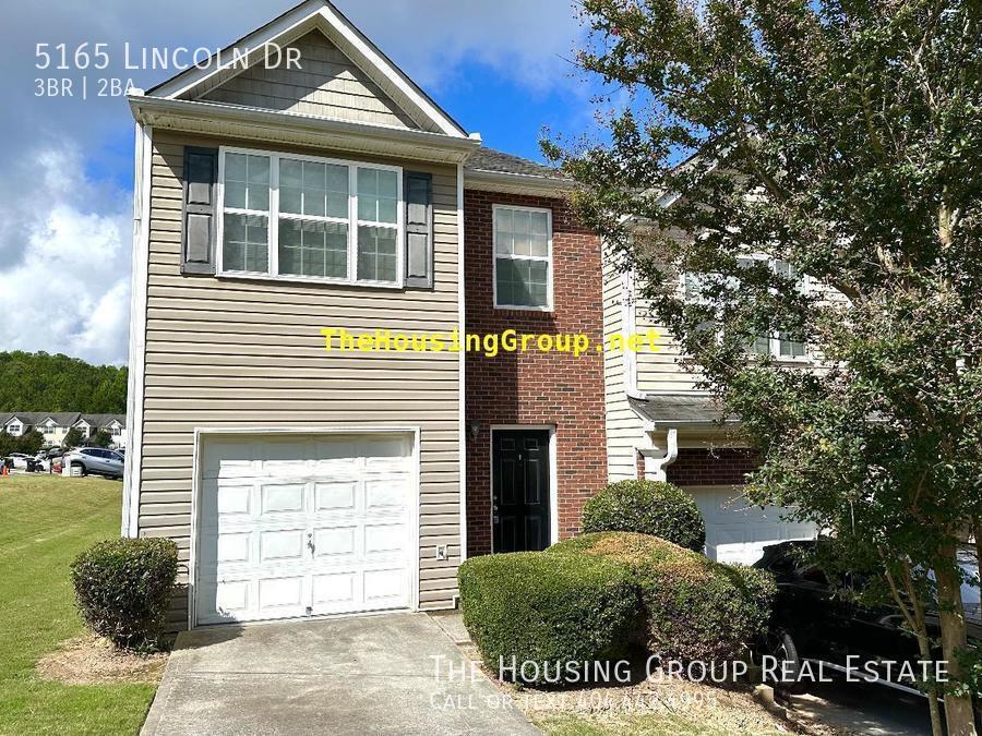 Primary Photo - 2 Year Lease For The Price Of 1 Year Lease...
