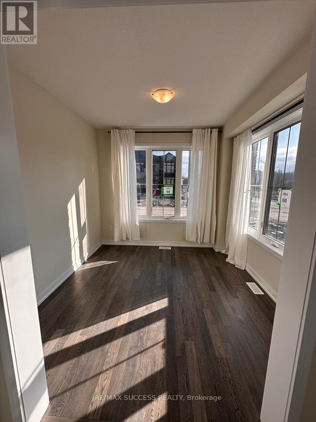 Photo du bâtiment - 75 Lavender Rd