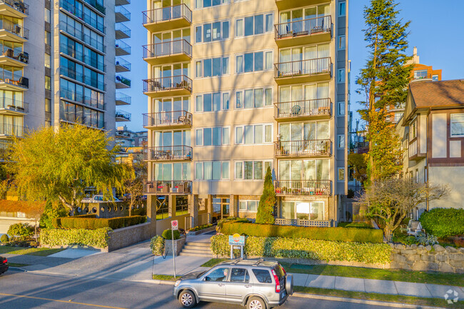 Building Photo - Sun & Surf Apartments