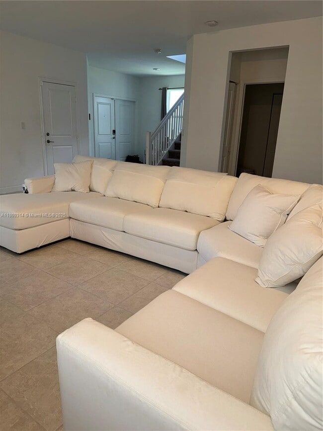 Foto del edificio - 2686 SE 13th Ct