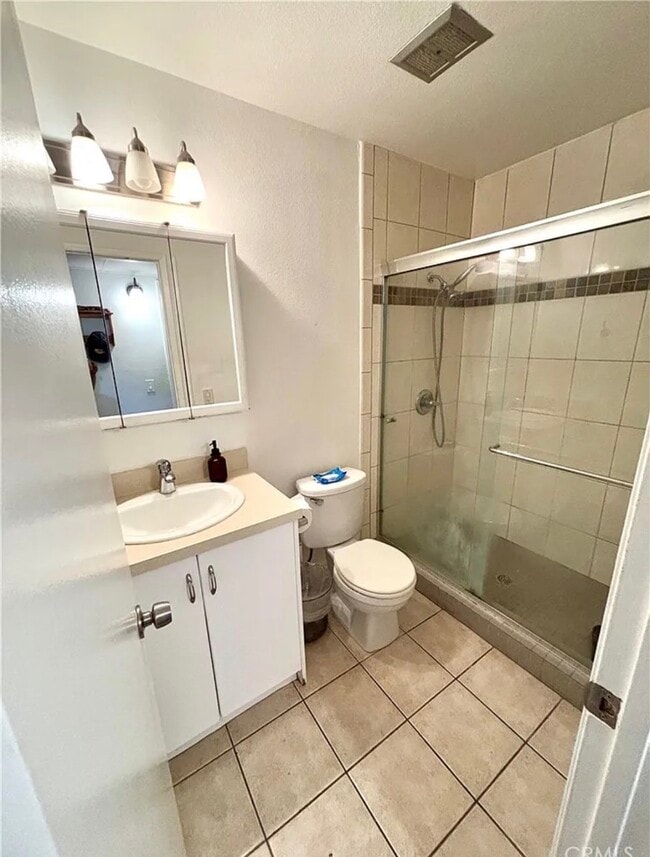 Foto del edificio - 18350 Hatteras St