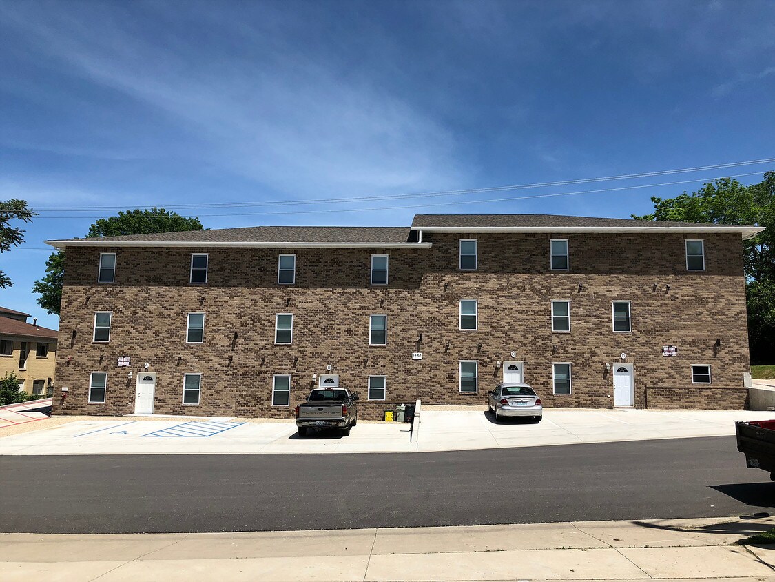 1232 N Oak St, Rolla, MO 65401 Apartments Rolla, MO