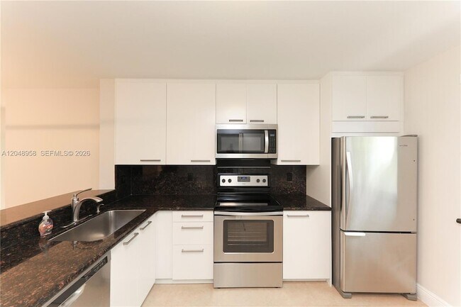 Foto del edificio - 10125 W Sunrise Blvd