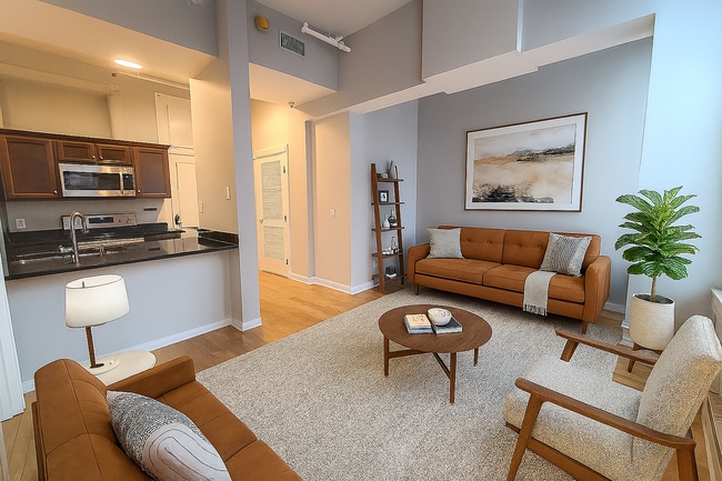 Virtually Staged - 112 W Washington Blvd