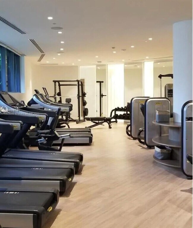 Foto del edificio - 2831 S Bayshore Dr