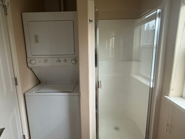 Foto del edificio - 1 NE Fairview Ave