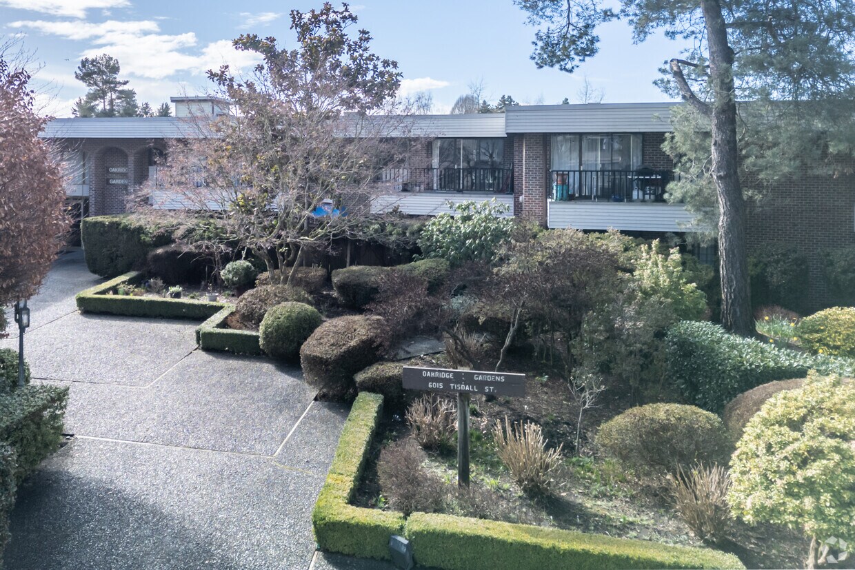 Building Photo - Oakridge Gardens