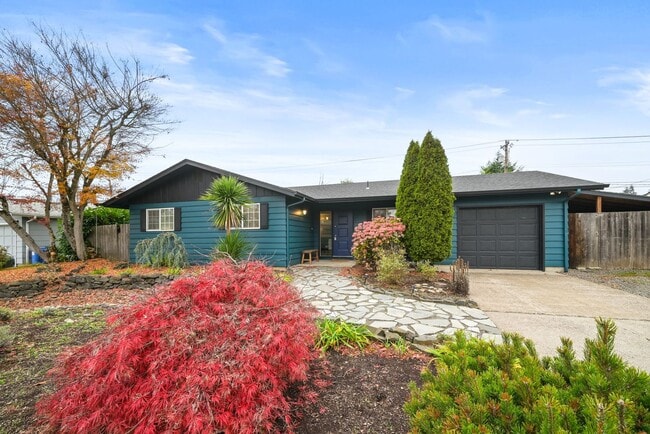 Beautifully updated 3 bedroom, 1 bath house in Eugene! - Beautifully updated 3 bedroom, 1 bath house in Eugene!