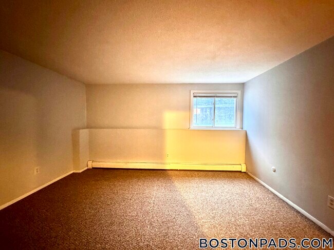 Foto del edificio - 715 N Main St