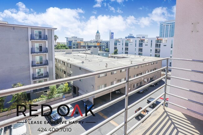 Building Photo - 6700 Franklin Pl