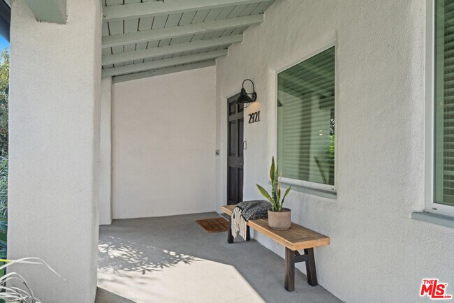 Foto del edificio - 2921 Hillcrest Dr