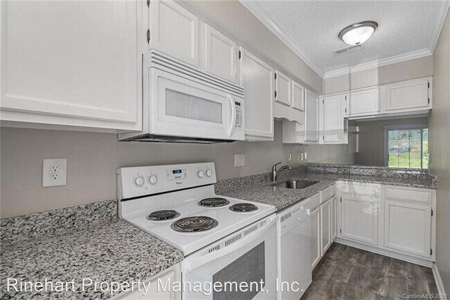 Building Photo - 2 br, 1.5 bath House - 202 Heritage Parkway