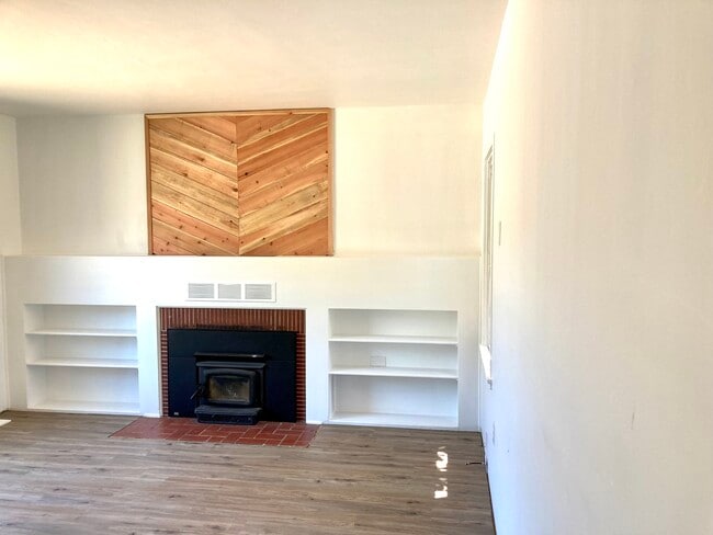 Building Photo - 199 Chorro St