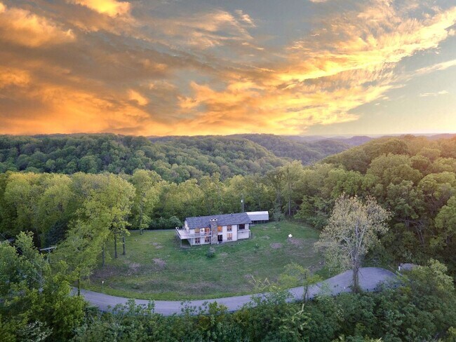 Building Photo - **5 BEDROOM HOME ON A 1.4-ACRE LOT WITH TH...