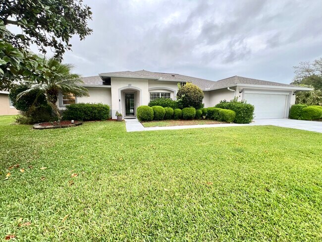 Building Photo - 2 Cedar Point Dr