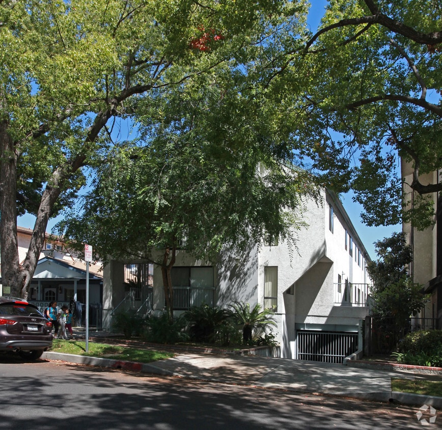 Primary Photo - 1164 Allen Ave