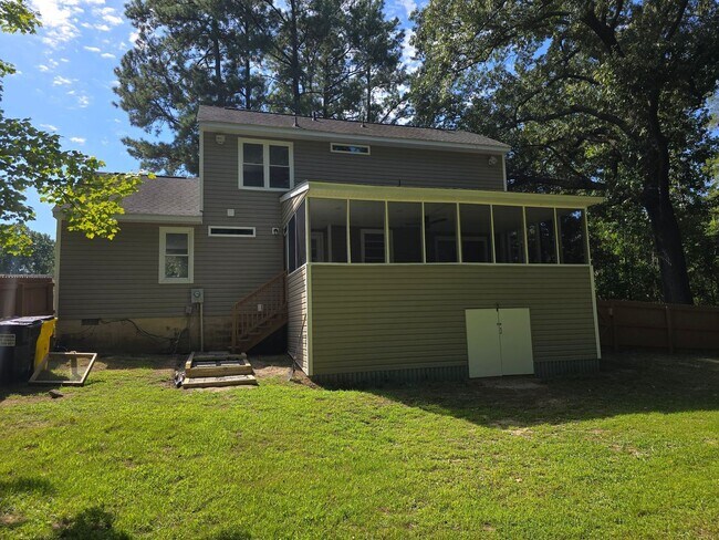 Foto del edificio - FULLY REMODELED 3 BR HOUSE IN PRINCE GEORG...