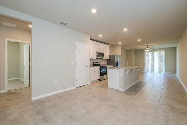 Building Photo - 453 Sun Warbler Wy