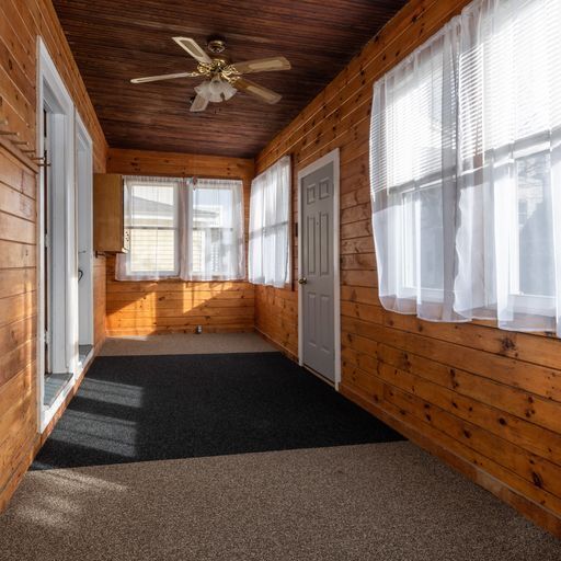 3 Season porch - 24 Brook St