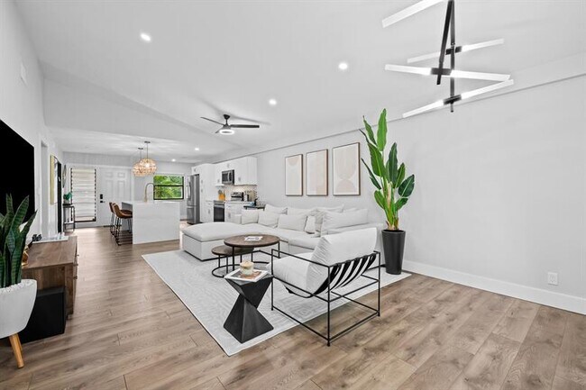 Foto del edificio - 3701 Arelia Dr