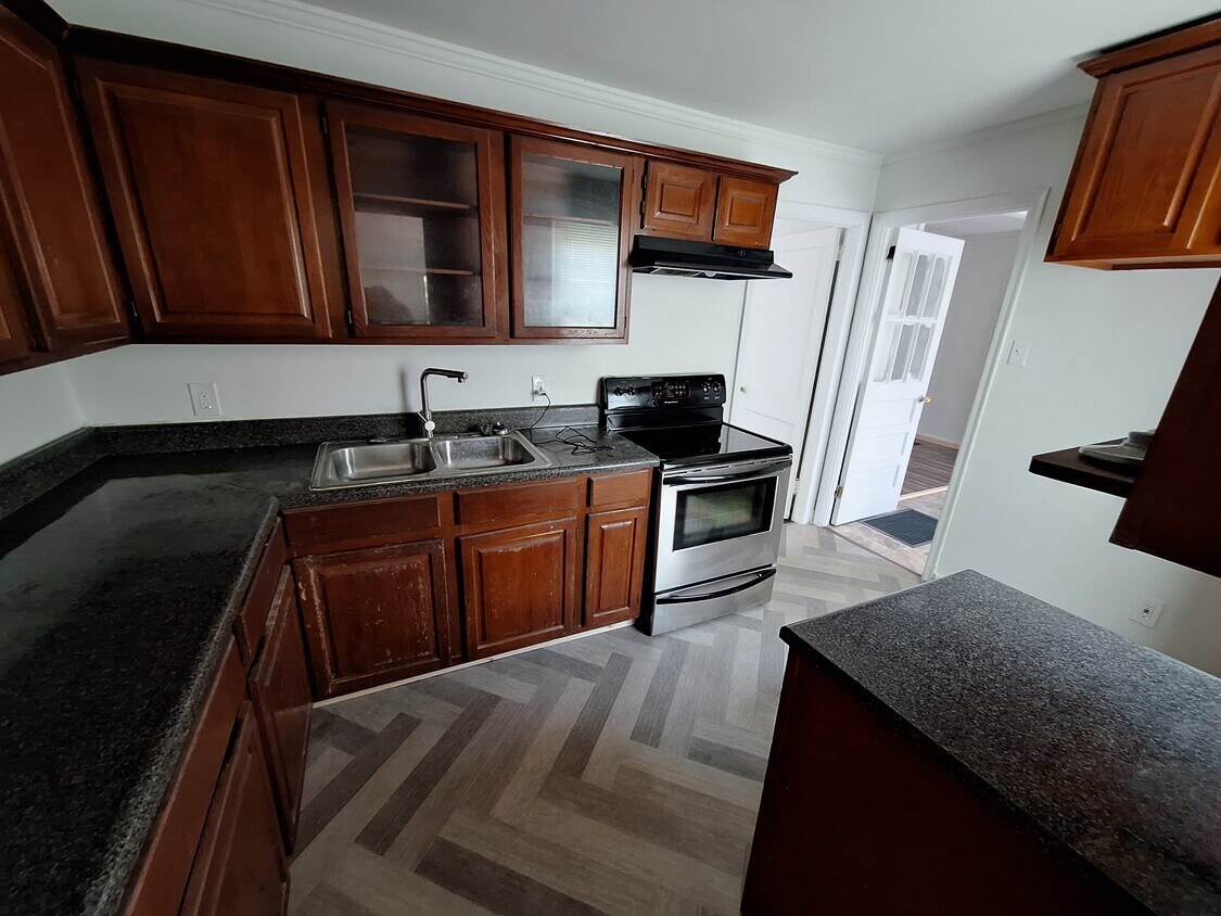 Foto completa de la cocina - 3758 Houston St