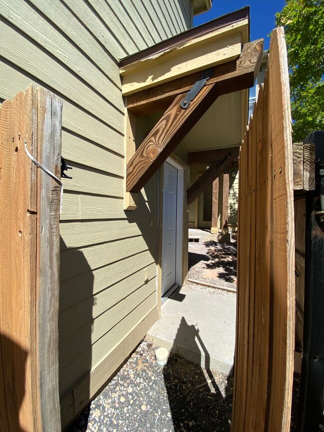 Photo - 1402 East Scarlet Drive 1/2 House
