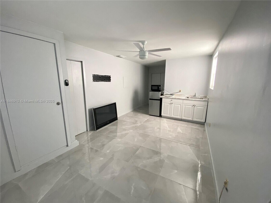 Foto principal - 624 Westward Dr