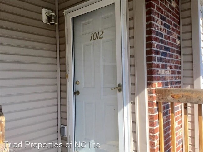 Building Photo - 2 br, 2 bath House - 1012 Westbrook Court