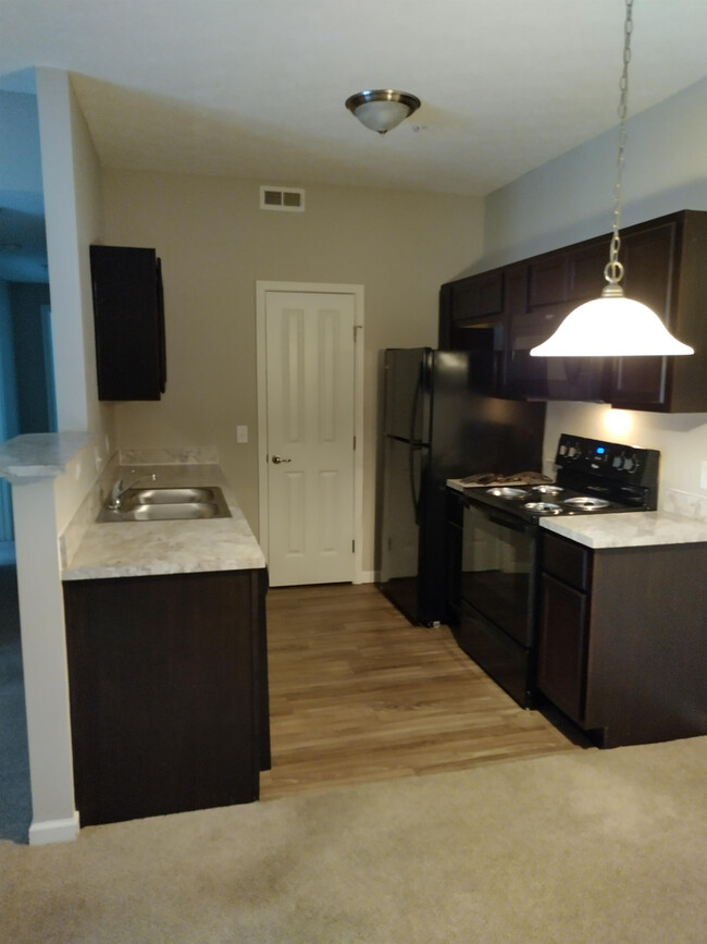 Building Photo - 1605 Gilmore Park Ave
