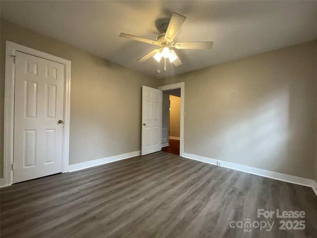 Building Photo - 742 Green St