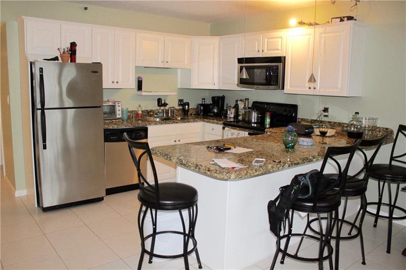 Foto principal - 4570 NW 18th Ave