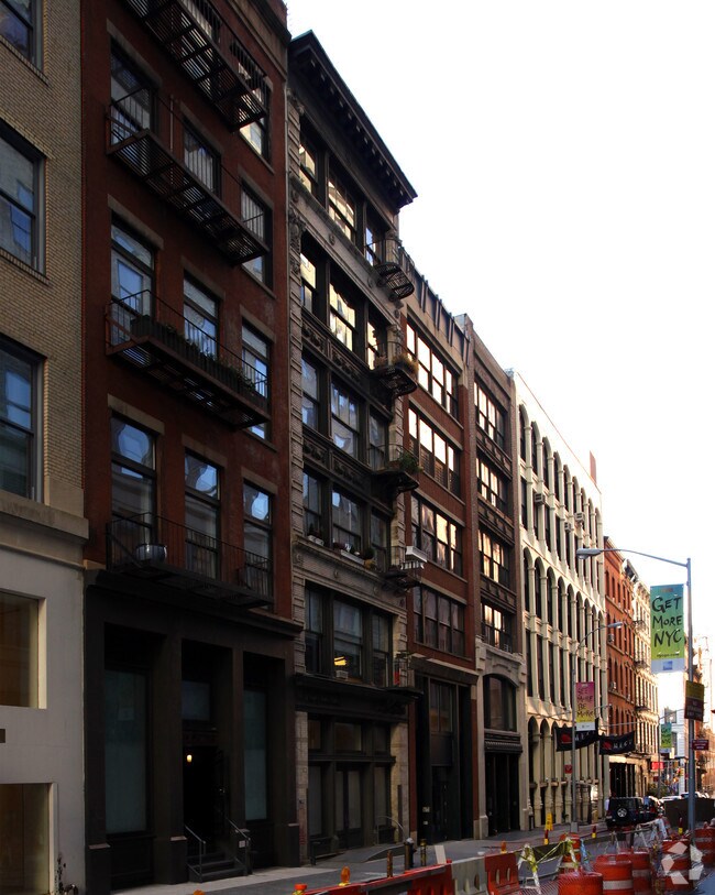 Primary Photo - 56 Thomas St