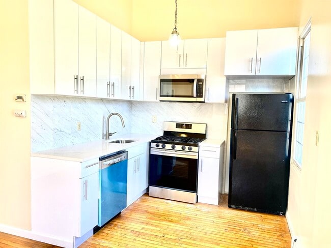 Foto del edificio - 325 Central Ave