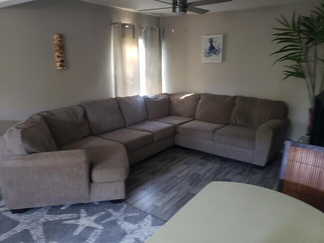 Foto del edificio - 4385 Pine Lake Rd