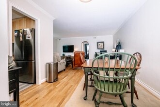 Building Photo - 26 S Old Glebe Rd