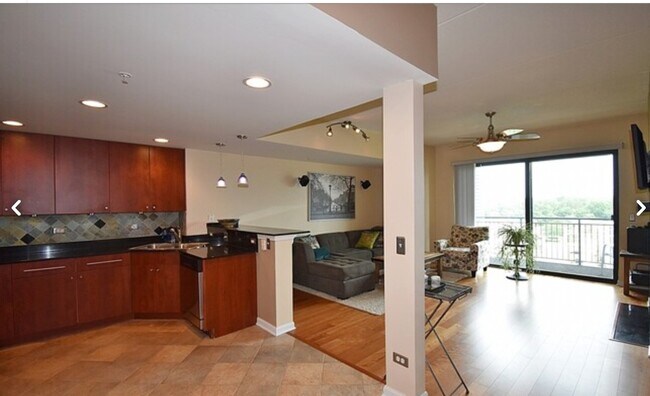 Building Photo - 6420 Double Eagle Dr