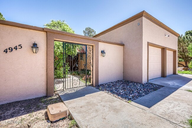Building Photo - 4945 Vista Grande Cir