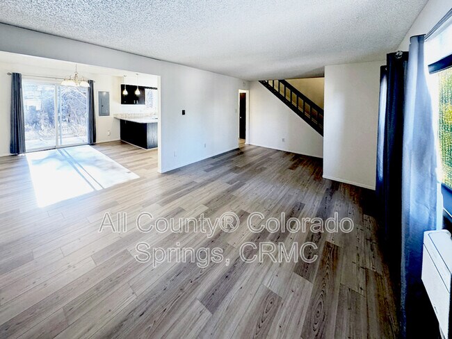 Building Photo - 1497 Spring Valley Dr